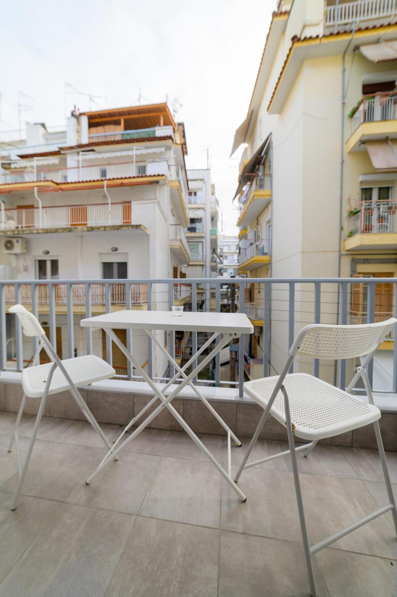 New Modern 2Nd Floor Apartment 塞萨洛尼基 外观 照片