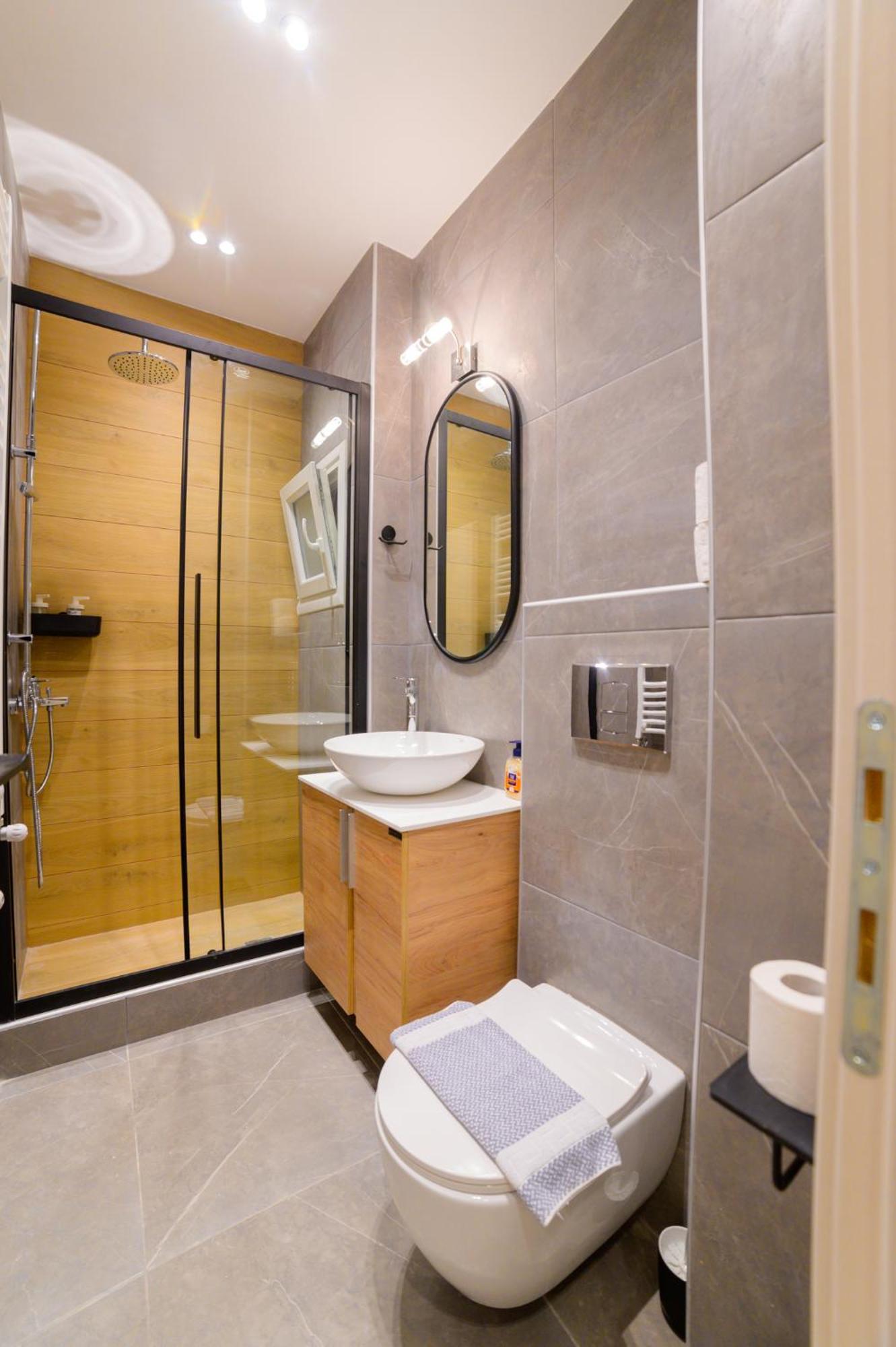 New Modern 2Nd Floor Apartment 塞萨洛尼基 外观 照片